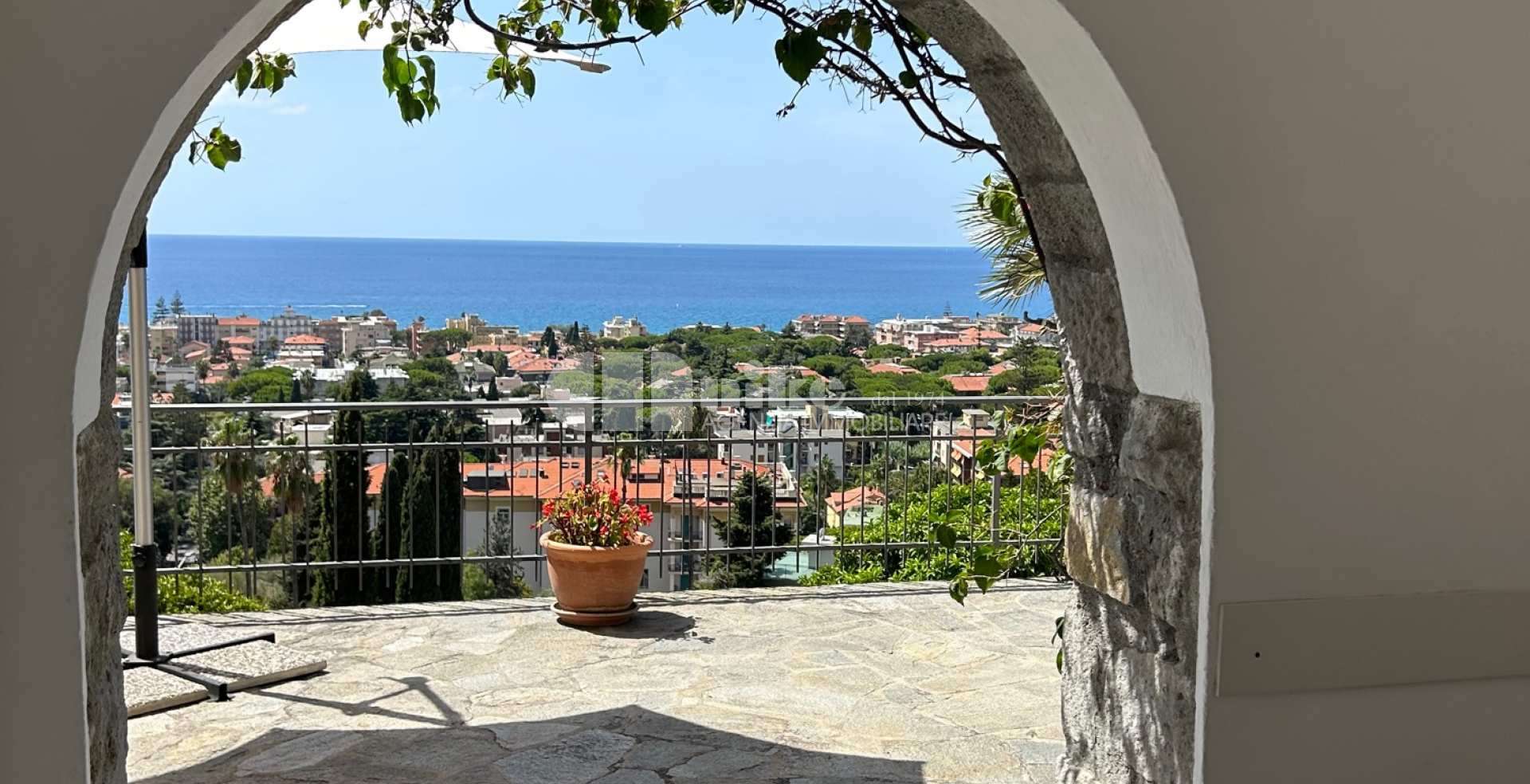 Villa con vista mare 