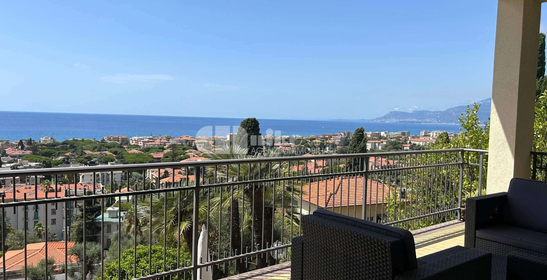 Villa con vista mare 