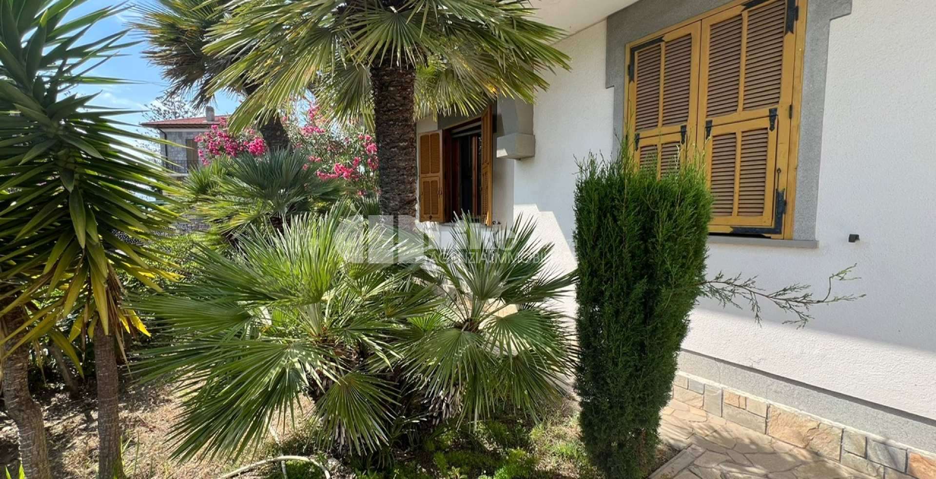 Trilocale con giardino