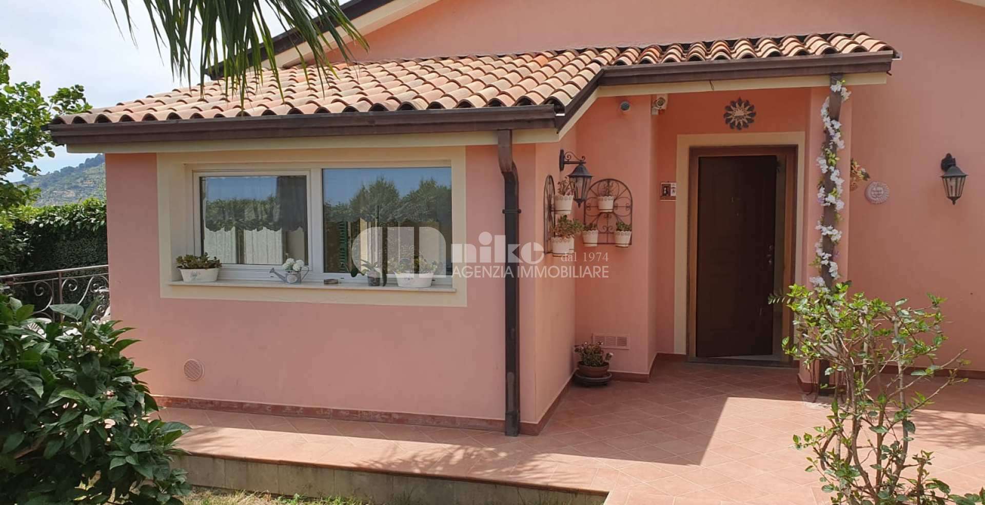 TRILOCALE IN VILLA 