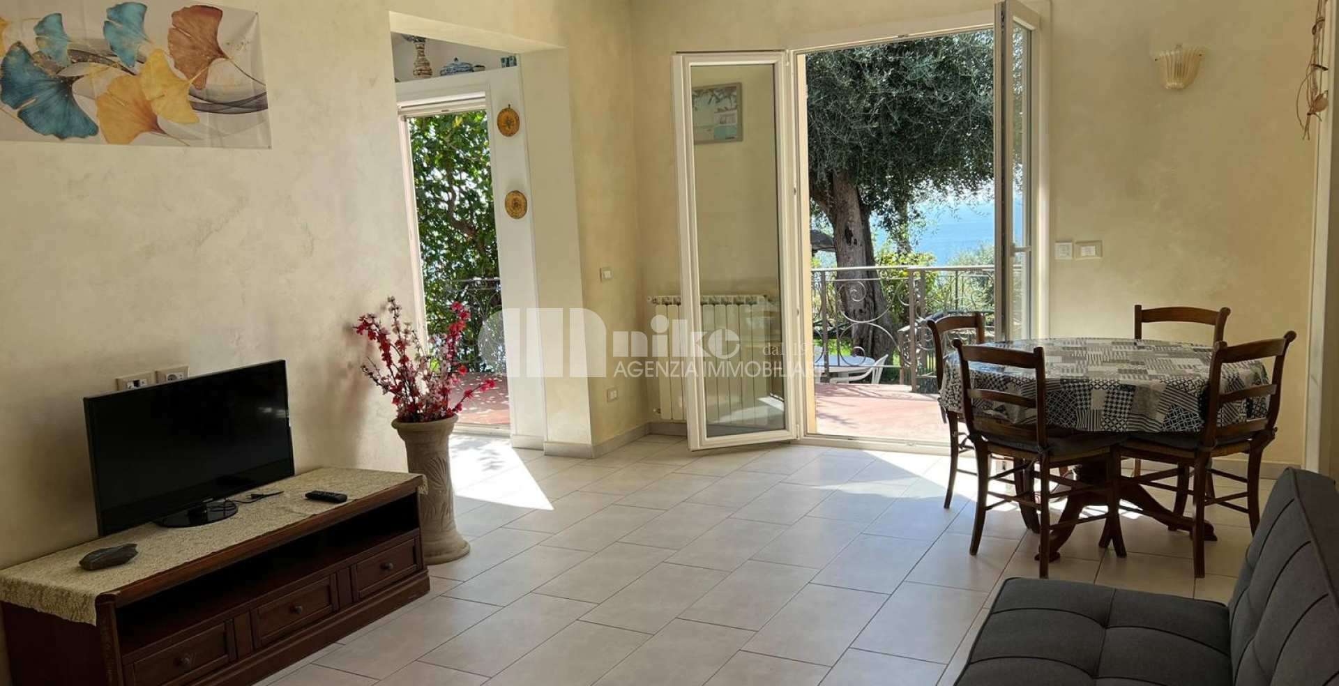 TRILOCALE IN VILLA 