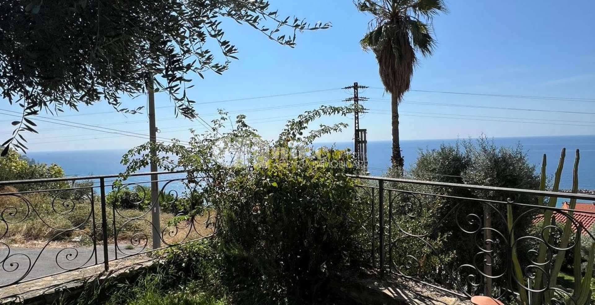 TRILOCALE IN VILLA 