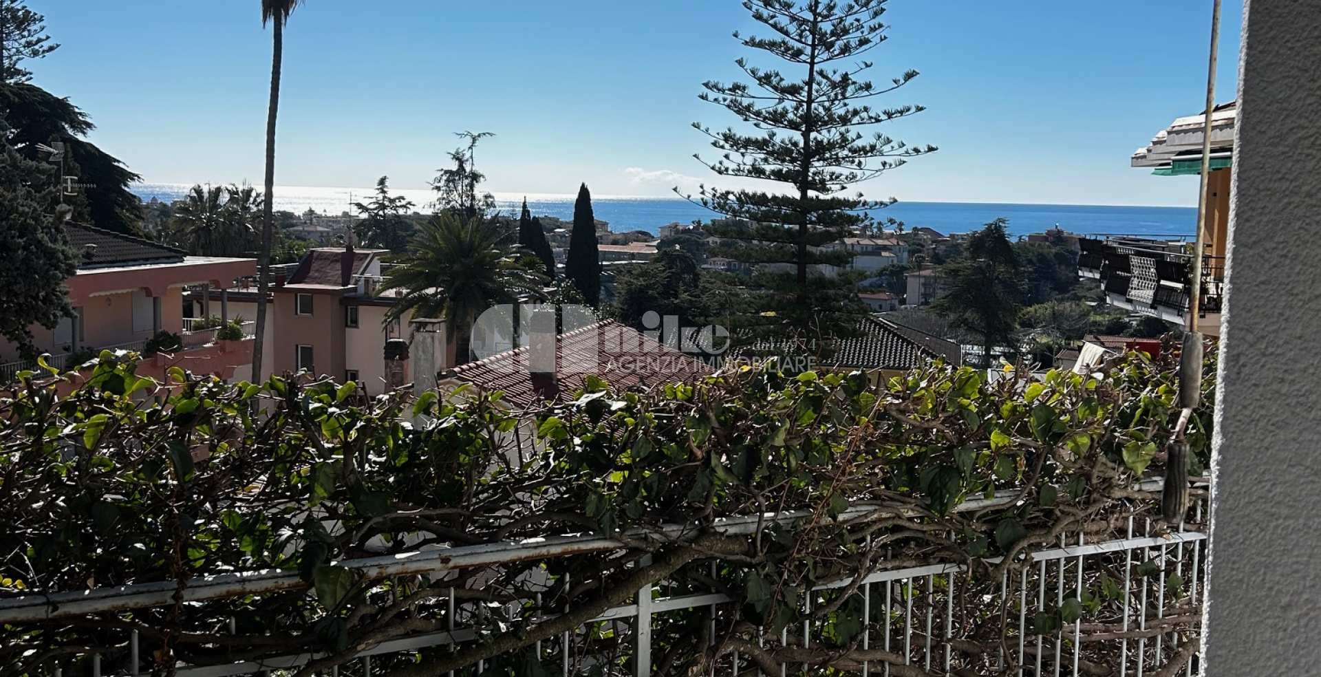 casa con vista panoramica a pochi passi dal mare