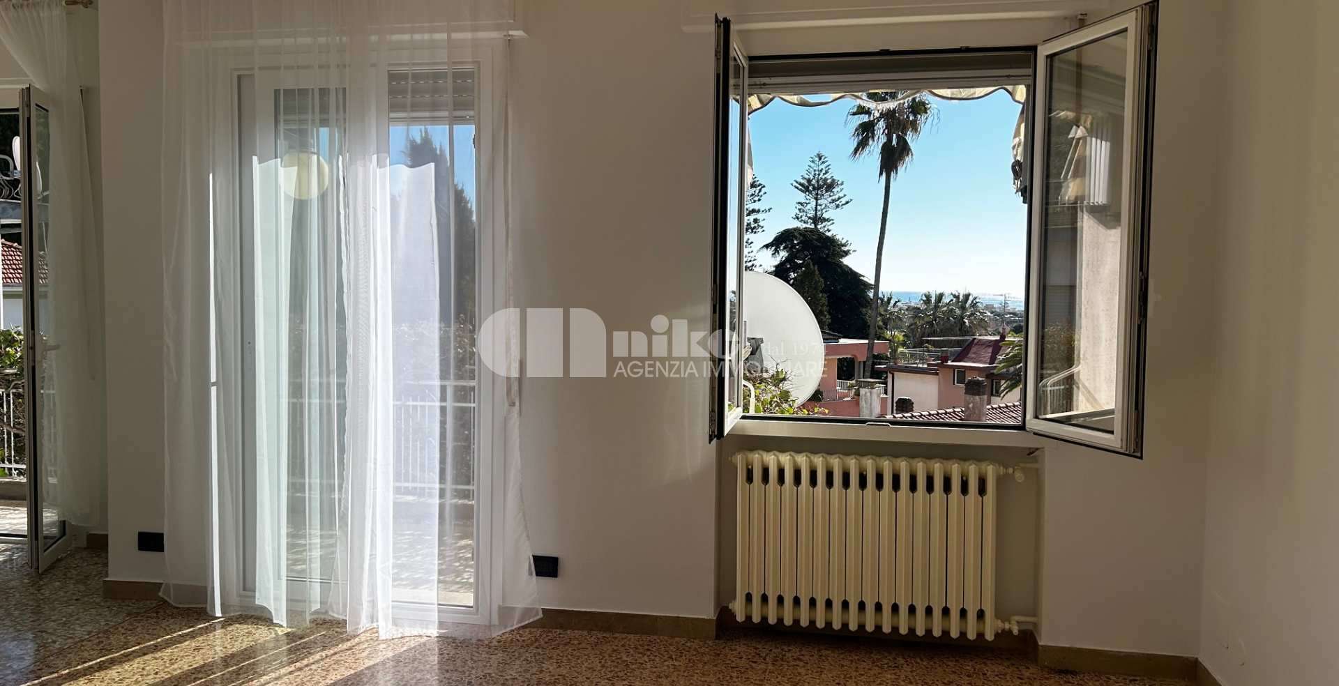 casa con vista panoramica a pochi passi dal mare