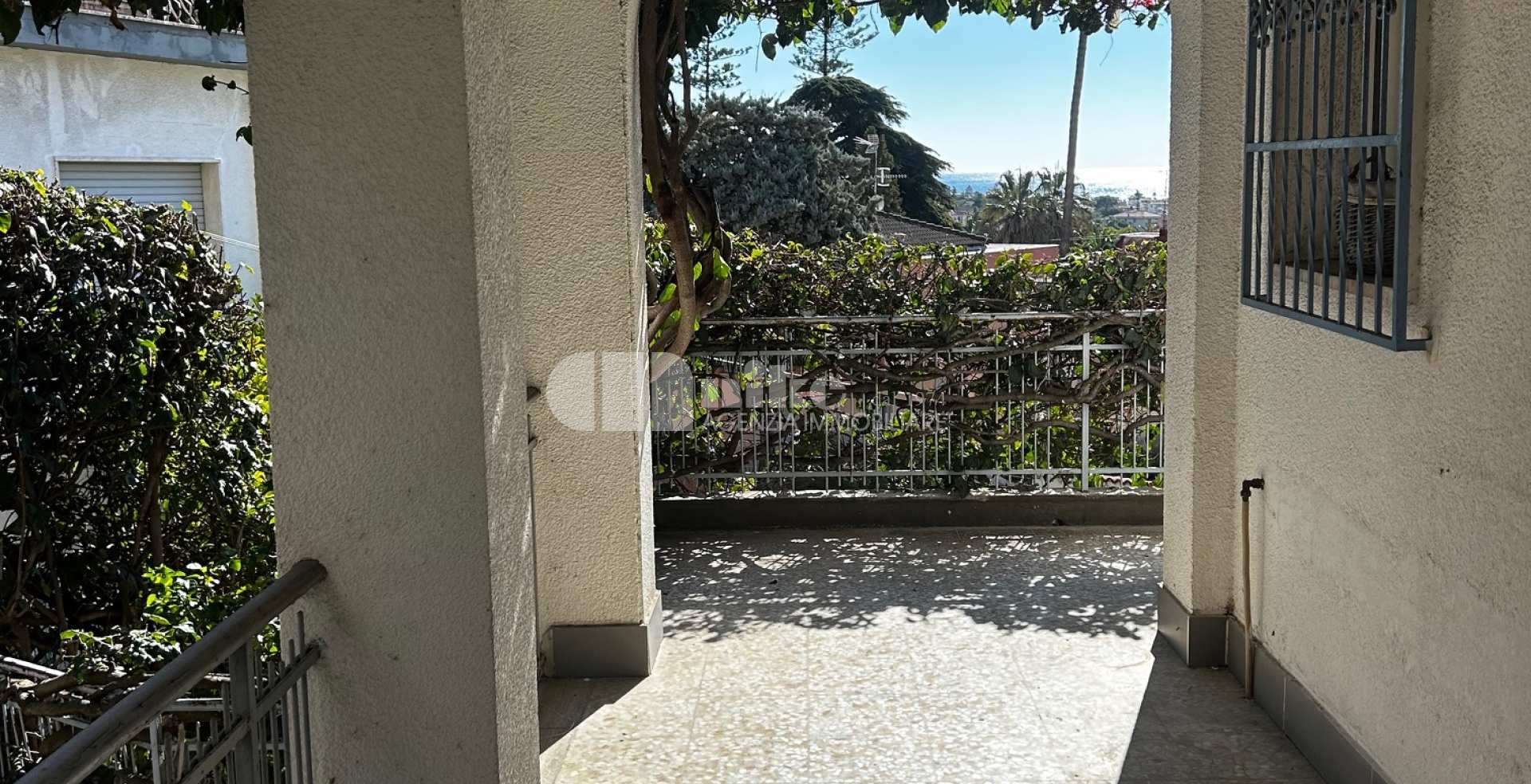 casa con vista panoramica a pochi passi dal mare