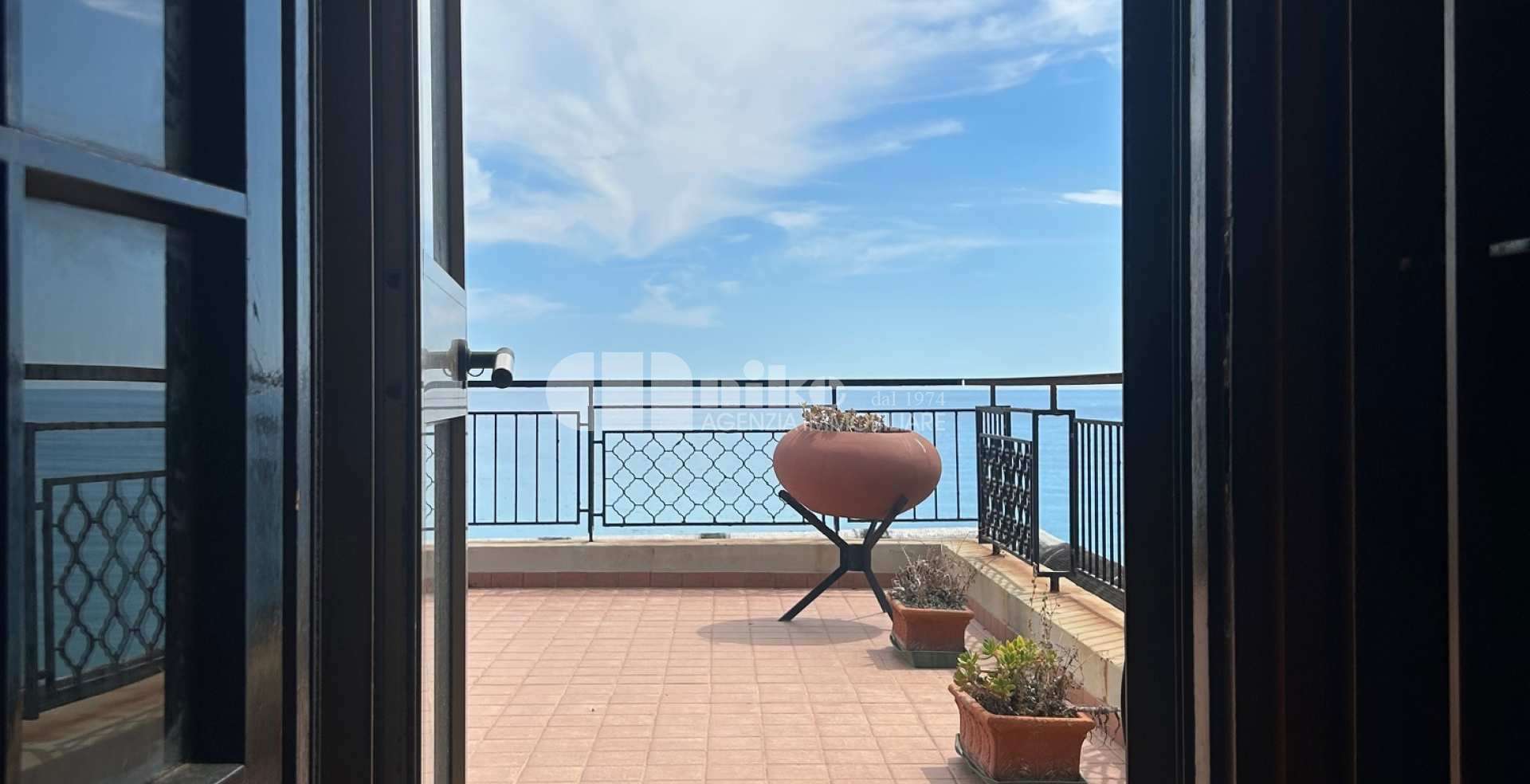 Attico con terrazza vista mare