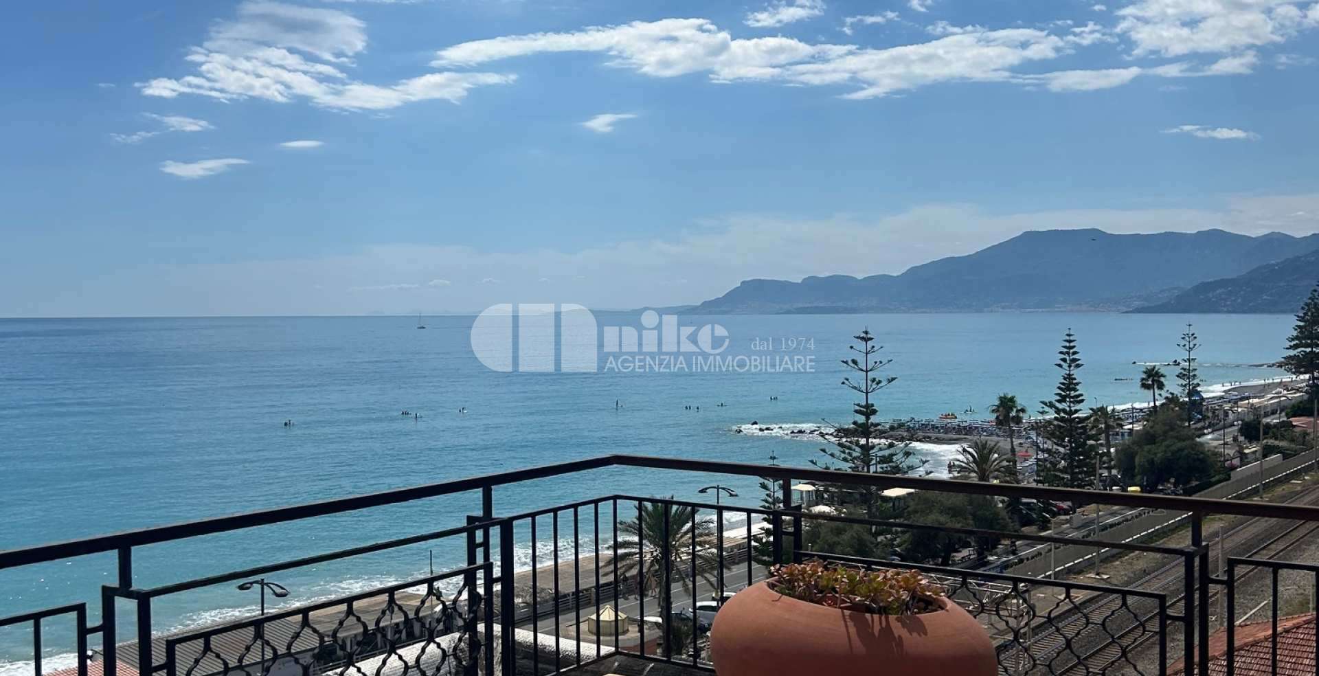 Attico con terrazza vista mare