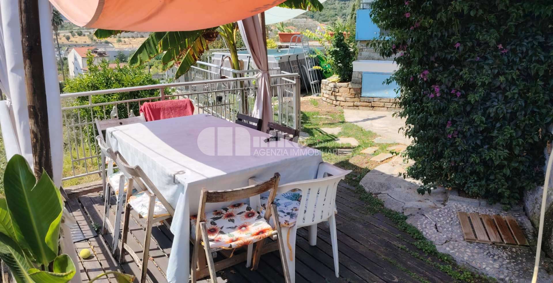 Appartamento con giardino privato