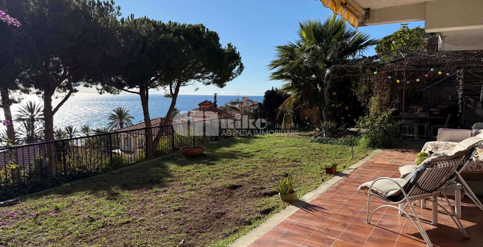 Trilocale con giardino vista mare