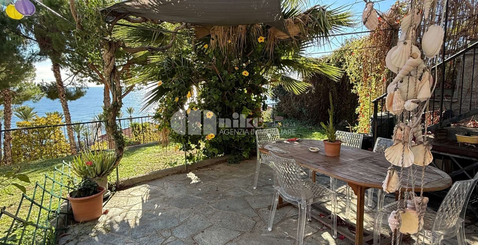 Trilocale con giardino vista mare