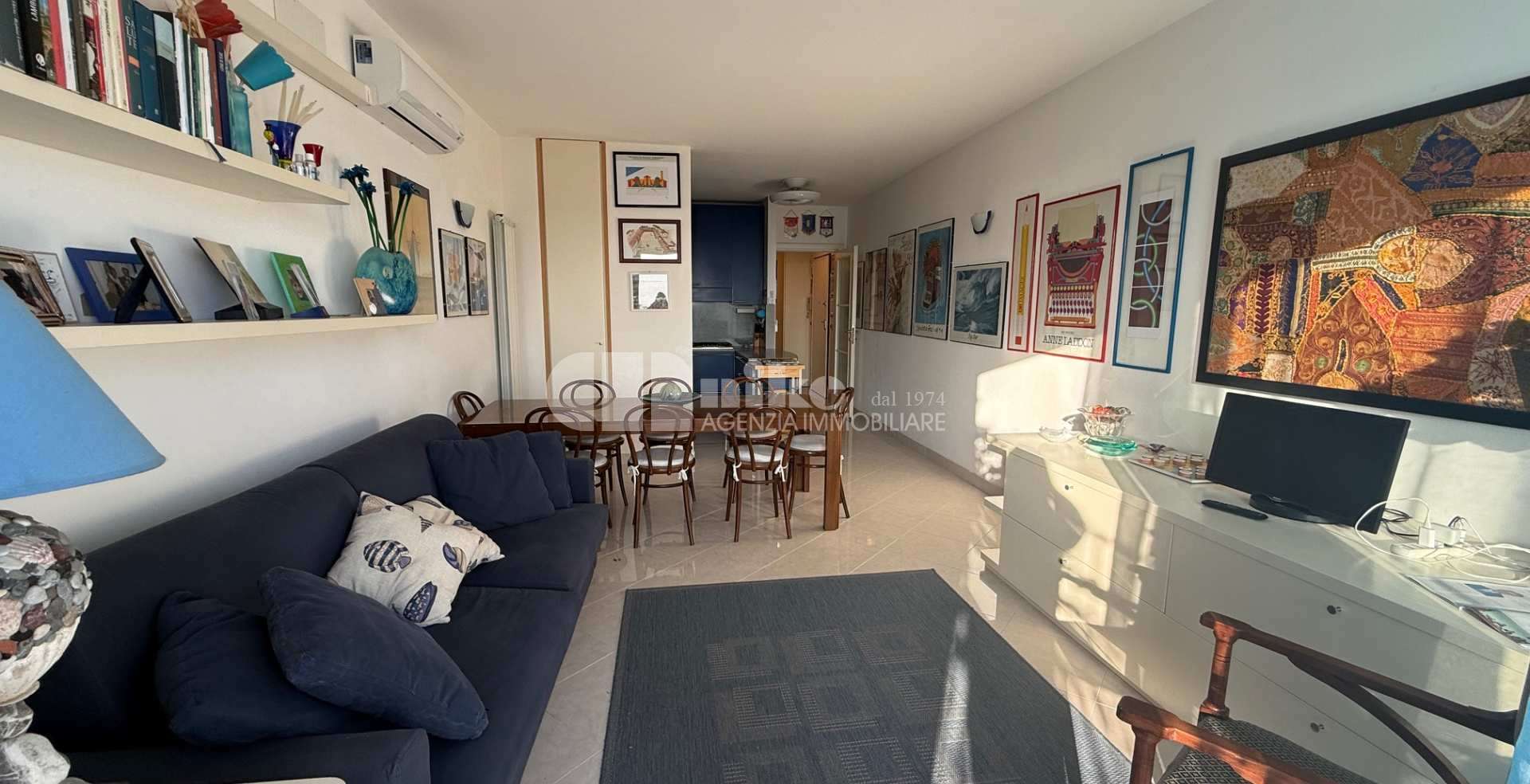 Bilocale con vista mare