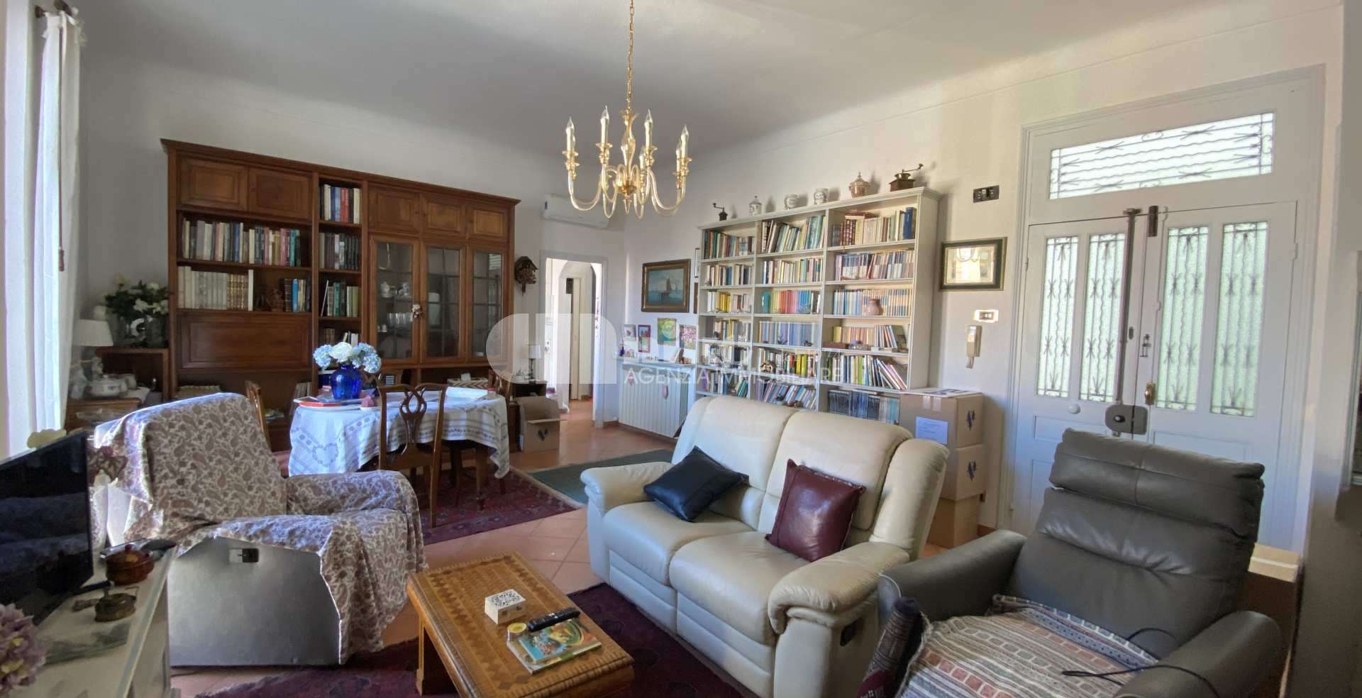 Appartamento in posizione centrale con vista mare