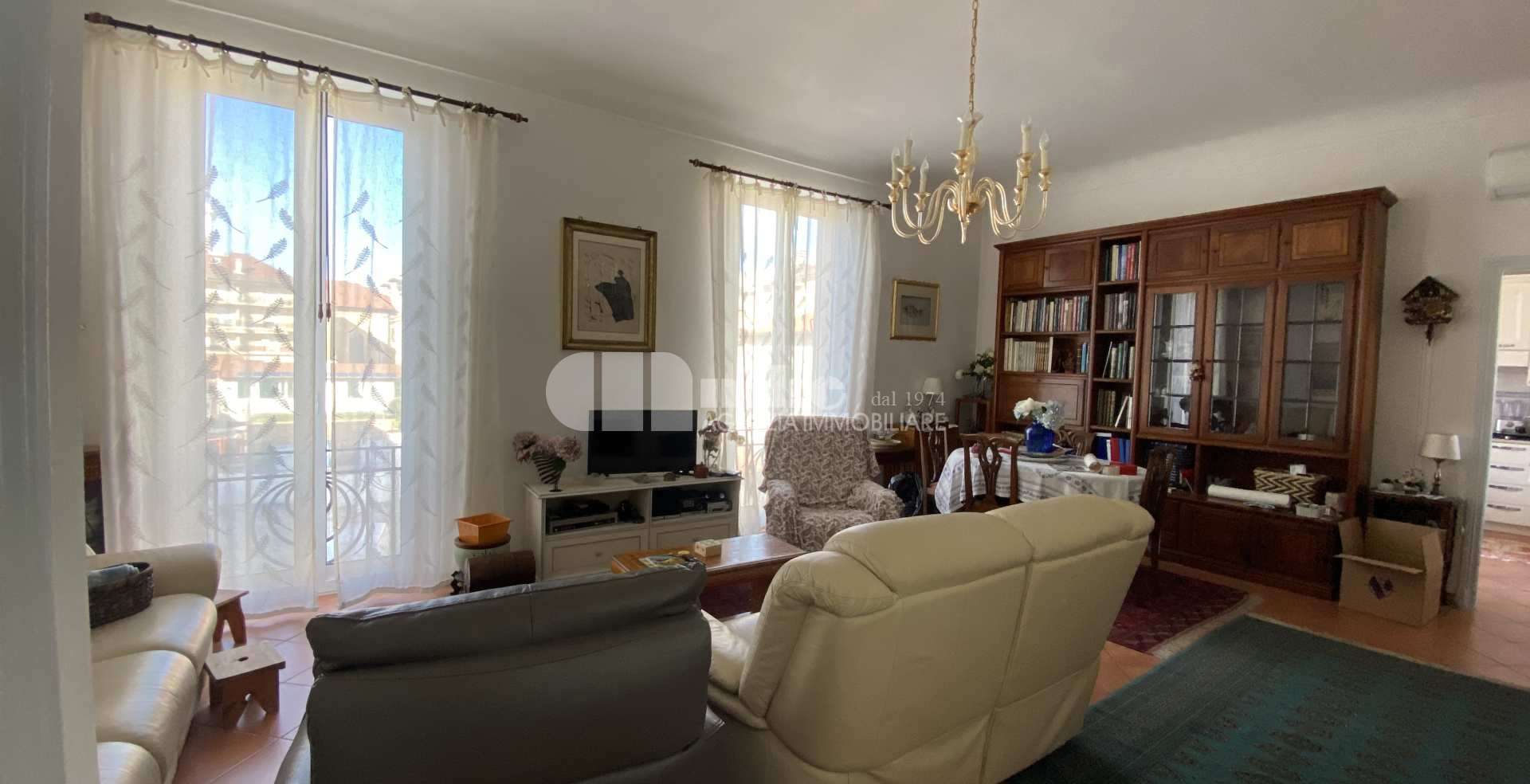 Appartamento in posizione centrale con vista mare