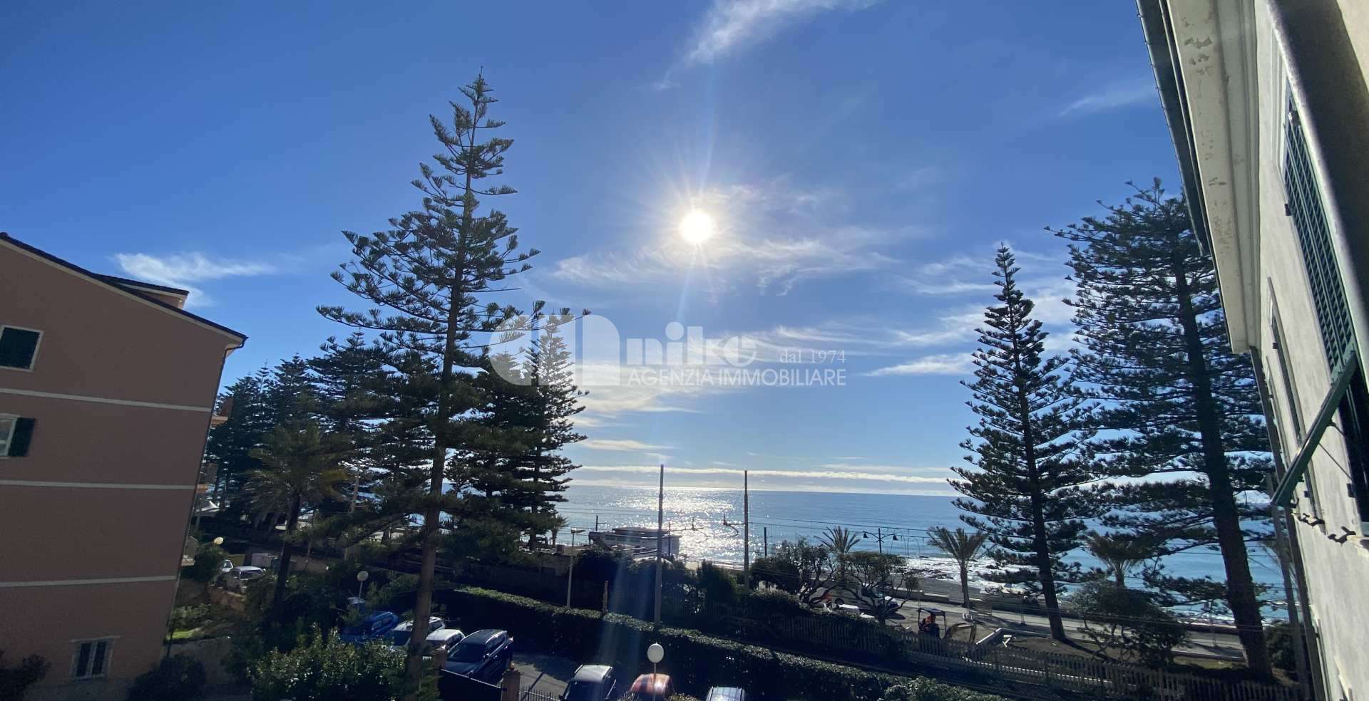 Appartamento in posizione centrale con vista mare