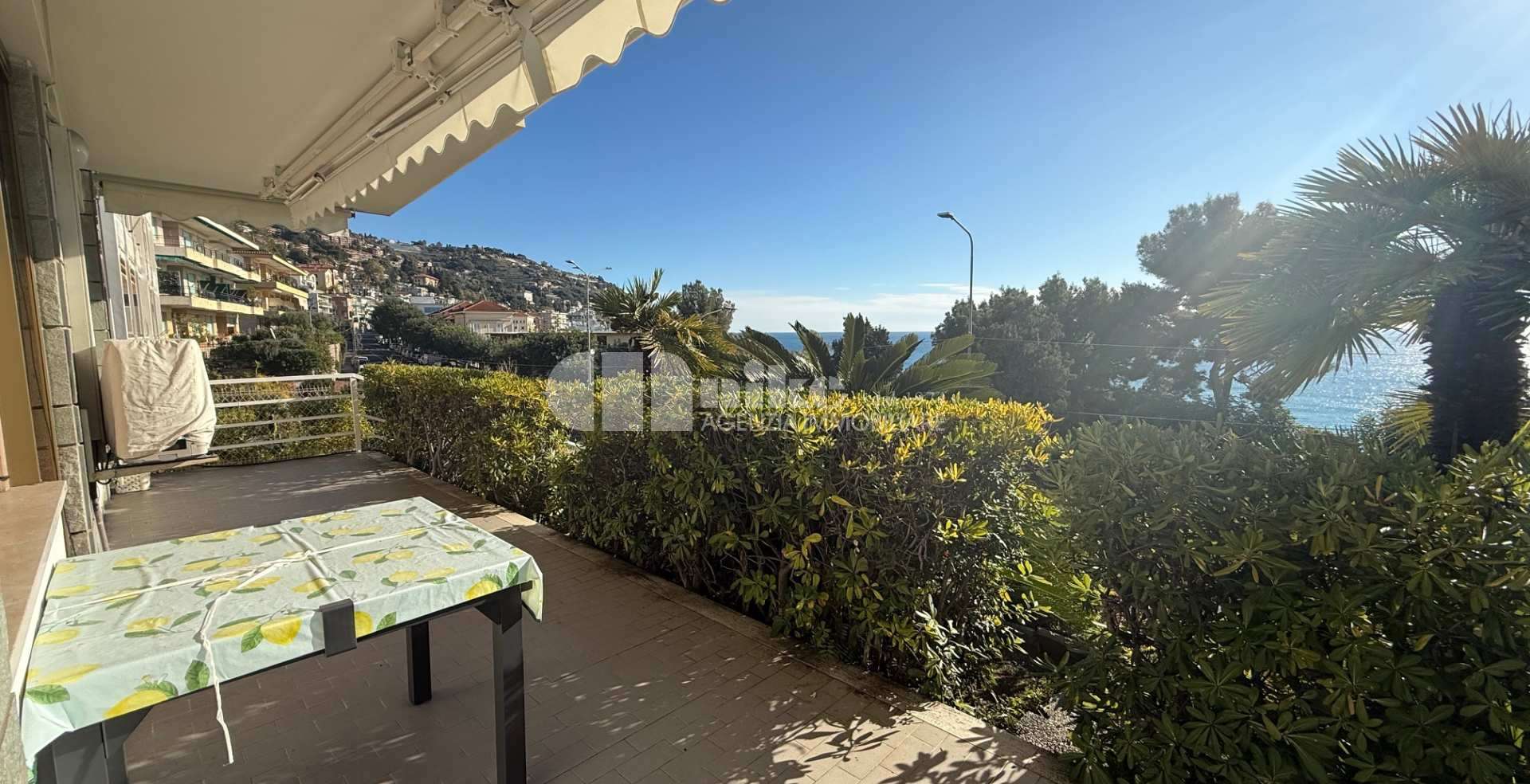 Trilocale con terrazzo