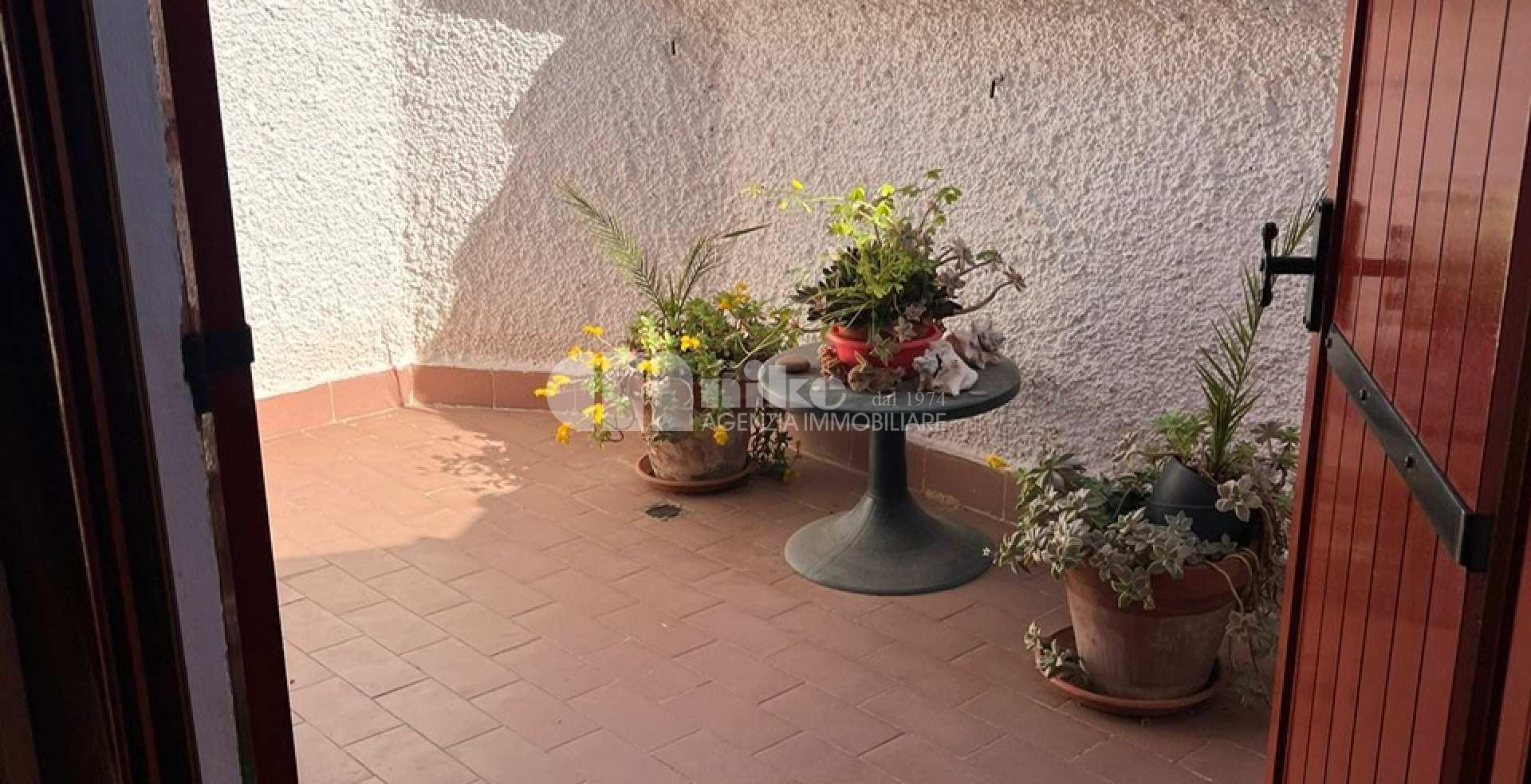 Appartamento collinare, terrazza vista mare e piscina condominiale