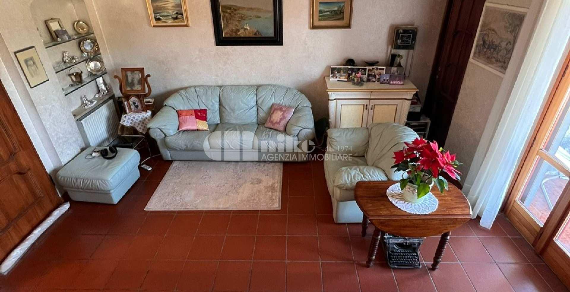 Appartamento collinare, terrazza vista mare e piscina condominiale