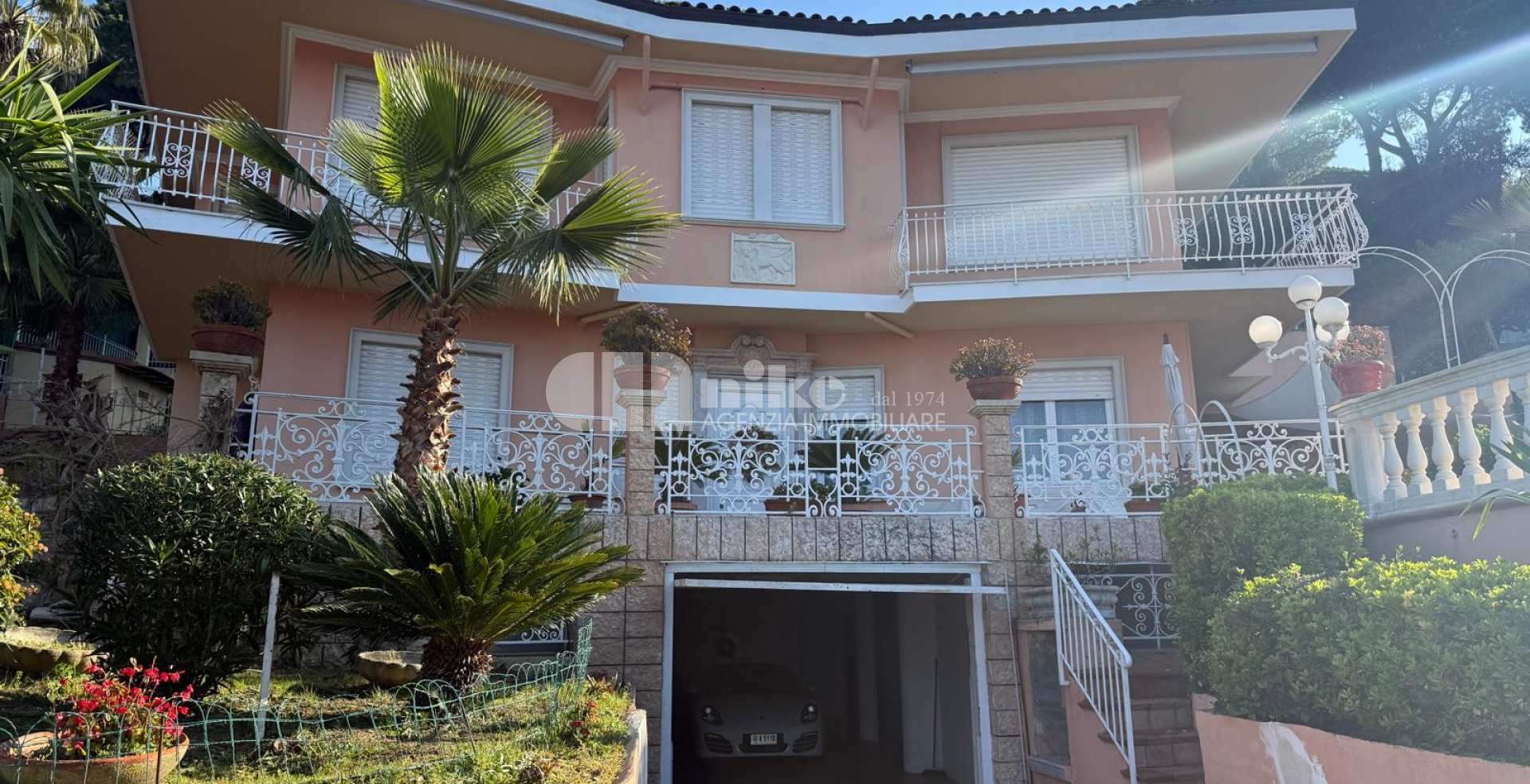 Villa unifamiliare Con piscina e vista mare