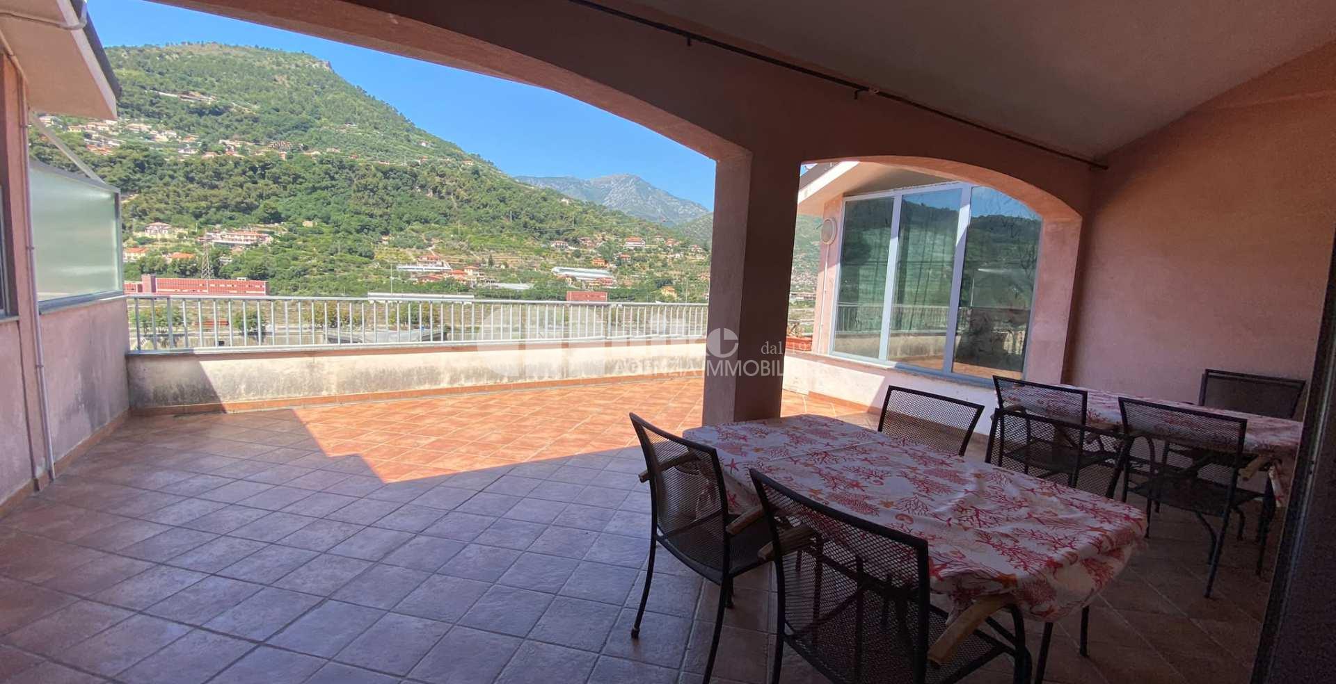 Casa con terrazza