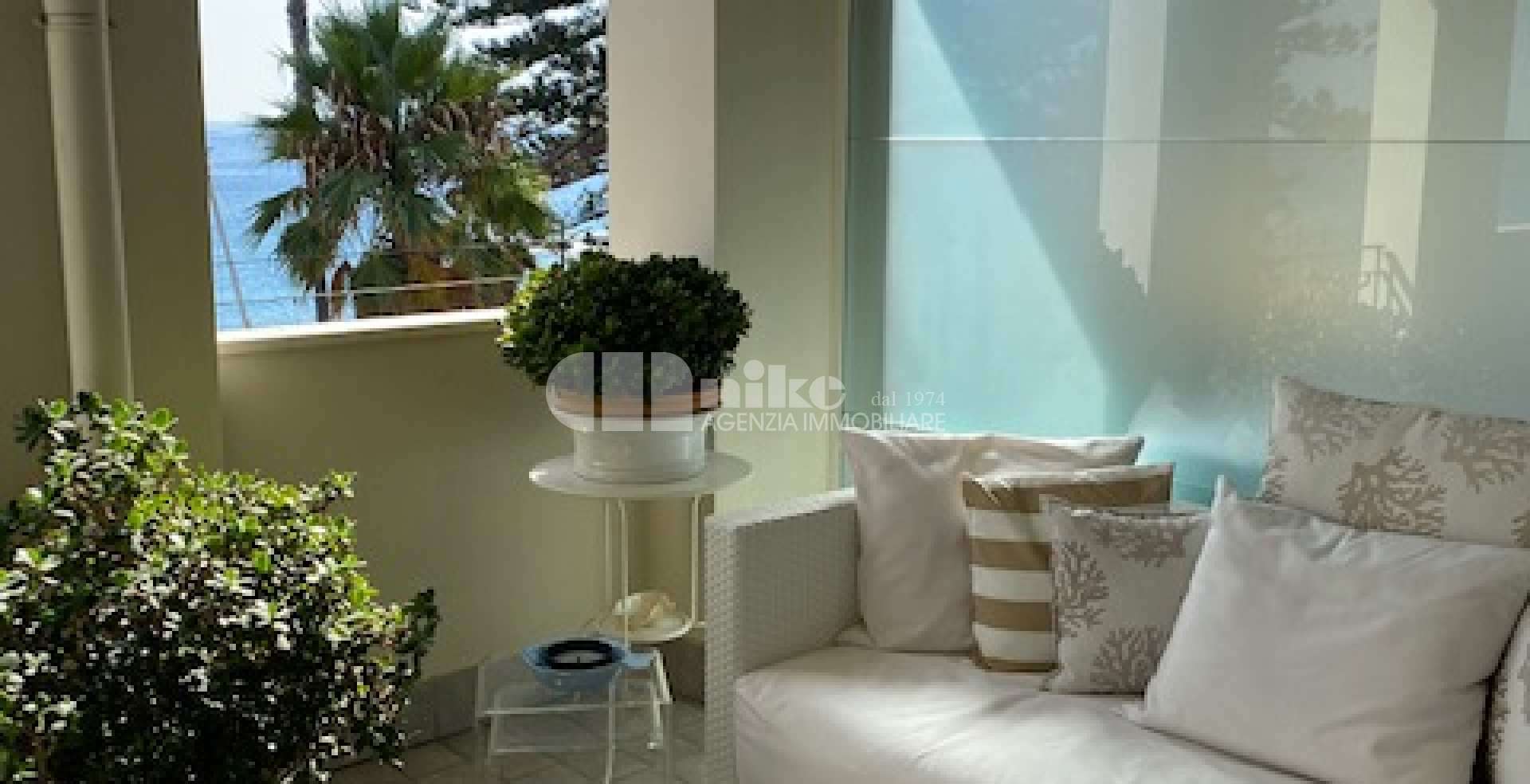 Trilocale di Lusso a Bordighera - Fronte Mare