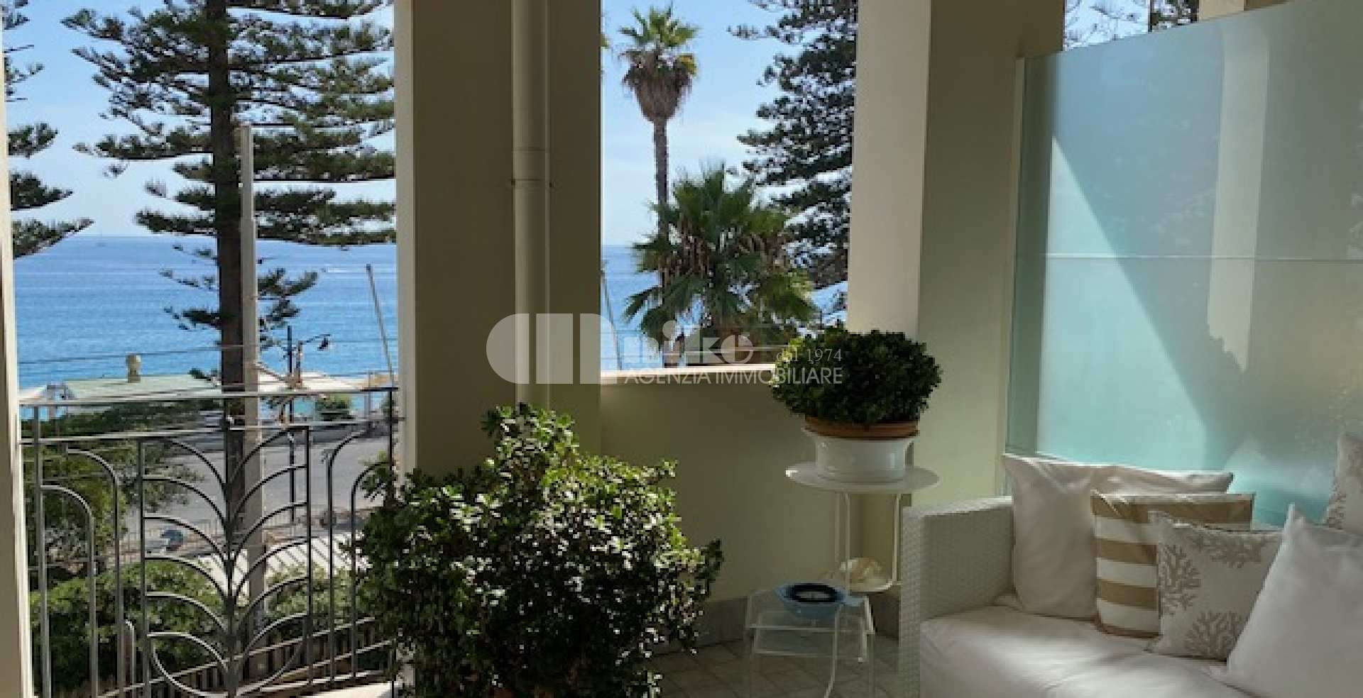 Trilocale di Lusso a Bordighera - Fronte Mare