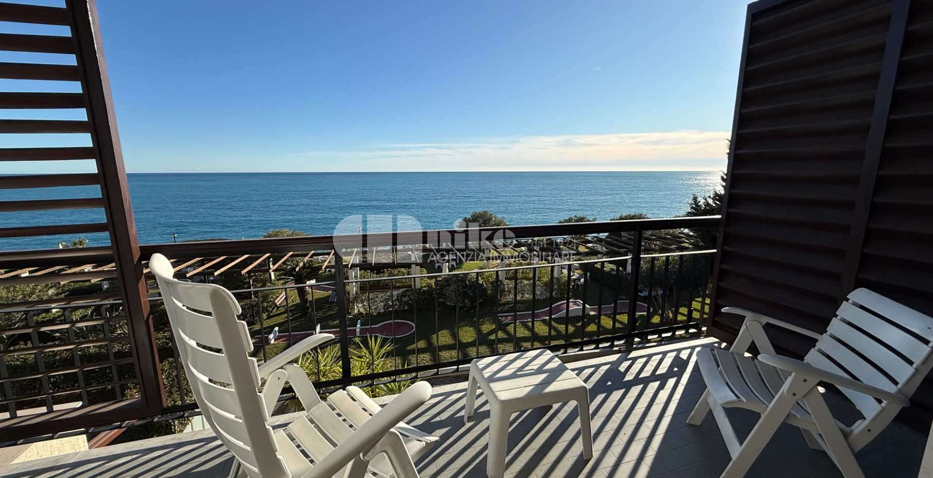 appartamento con vista mare