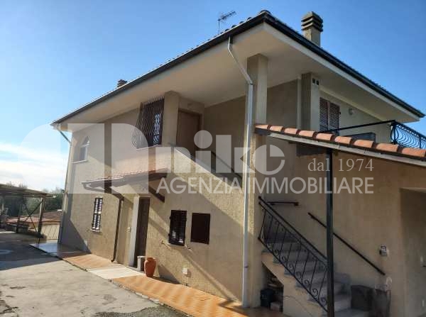 Appartamento con ingresso indipendente in casa bifamiliare 