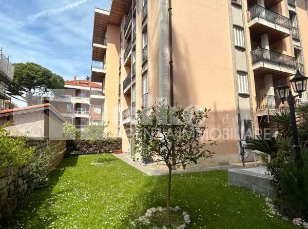 Appartamento trilocale con giardino 