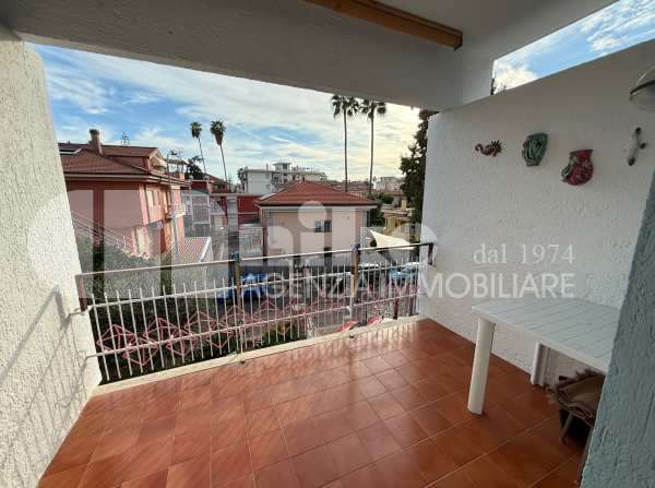 Bilocale con terrazza e garage