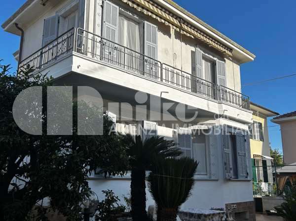 Villa in posizione centrale