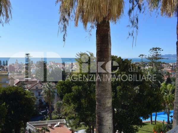 Bilocale con vista mare