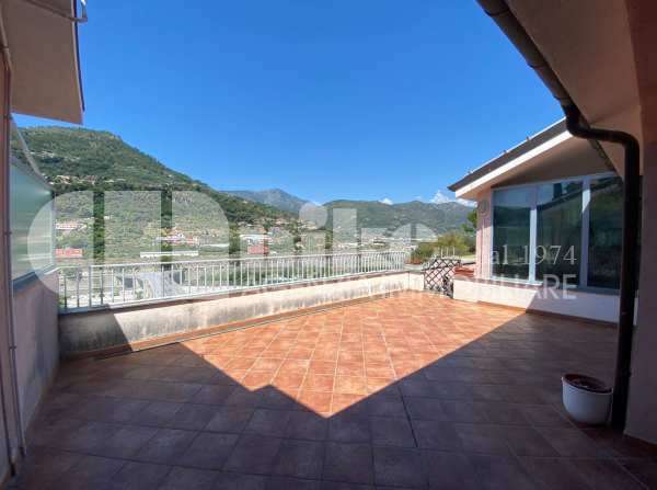 Casa con terrazza