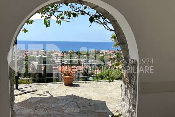 Villa con vista mare  thumbnail