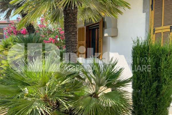 Trilocale con giardino thumbnail