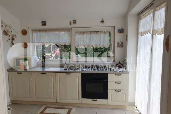TRILOCALE IN VILLA  thumbnail