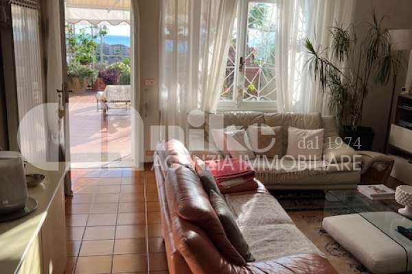 appartamento con ingresso indipendente in  piccolo condominio thumbnail