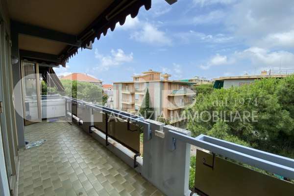 Bordighera, bilocale ultimo piano thumbnail