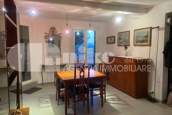 Appartamento con terrazza vista mare thumbnail