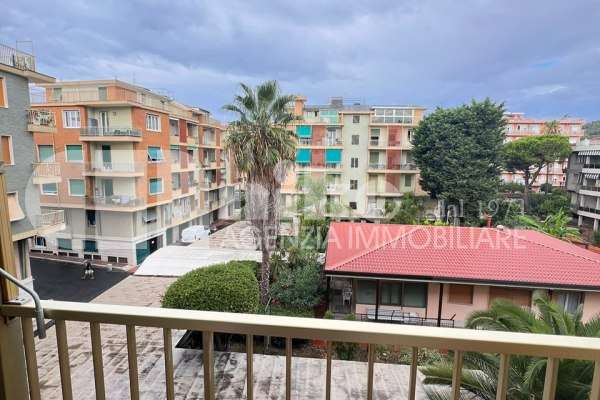 Trilocale in zona residenziale  thumbnail