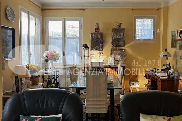 Villa in posizione centrale thumbnail