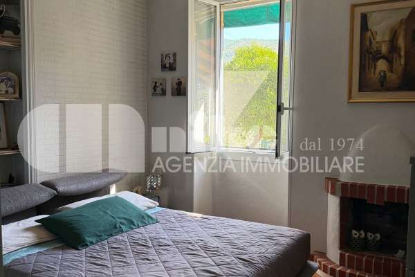 Villa in collina con vista mare thumbnail