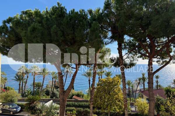 Trilocale con giardino vista mare thumbnail