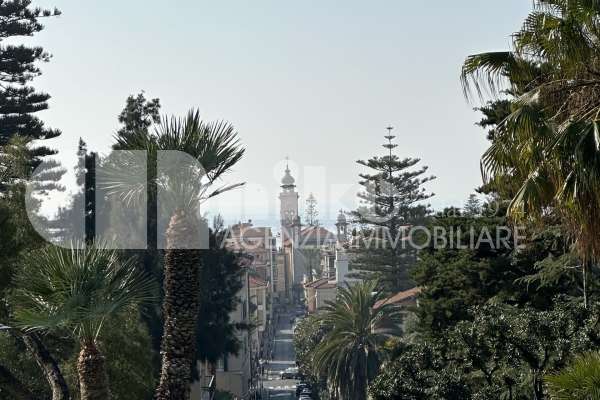 Bilocale con vista mare thumbnail