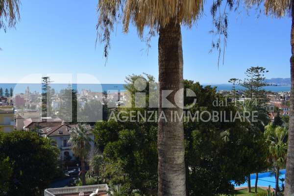 Bilocale con vista mare thumbnail