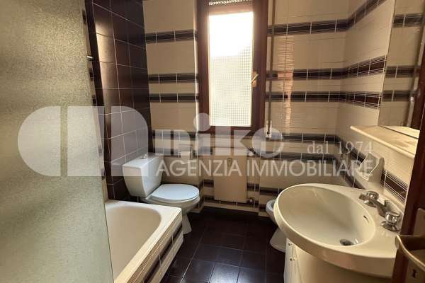 Trilocale in posizione centrale thumbnail