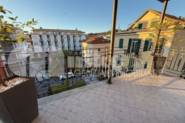 Appartamento in posizione centrale thumbnail