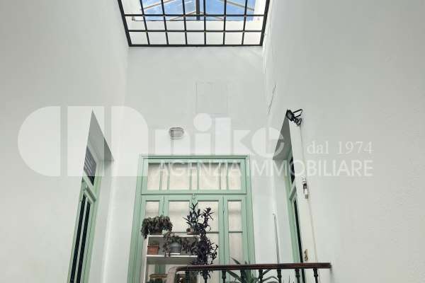 Appartamento in posizione centrale con vista mare thumbnail