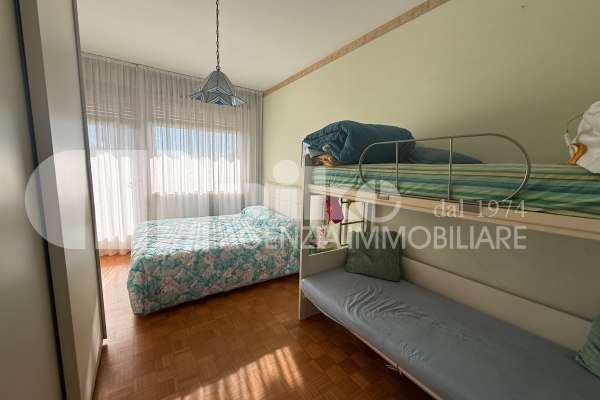 Trilocale con terrazzo thumbnail