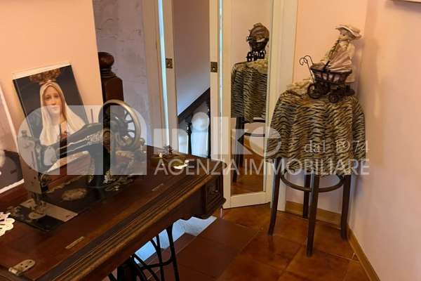 Appartamento collinare, terrazza vista mare e piscina condominiale thumbnail