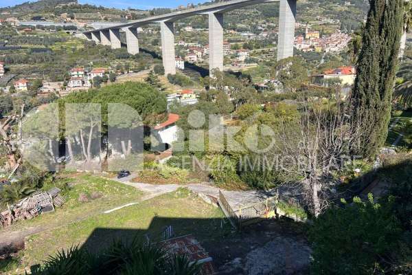 Appartamento collinare, terrazza vista mare e piscina condominiale thumbnail